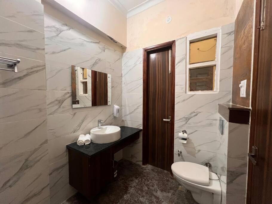 5Bhk Home Away From Home At Ranjit Avenue Амритсар Экстерьер фото